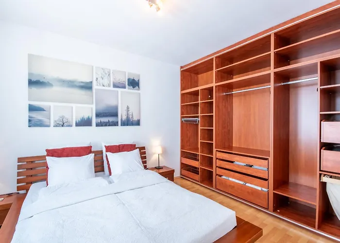 - Free Parking - Sunny - Spacious Διαμέρισμα *