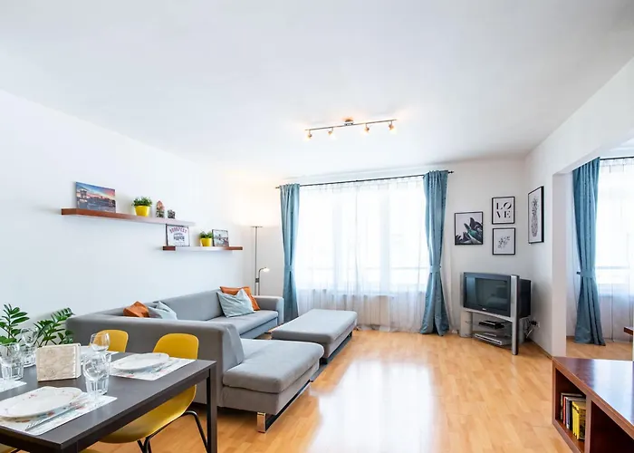 - Free Parking - Sunny - Spacious Budapest