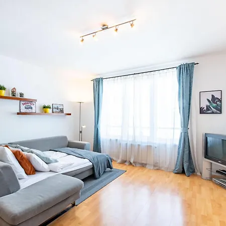 - Free Parking - Sunny - Spacious Appartement