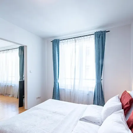 Apartmán - Free Parking - Sunny - Spacious *